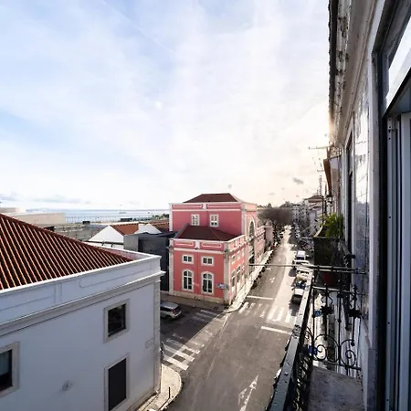 Riverfront Elegance 41Br Spacious Retreat Lisboa