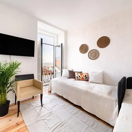 Riverfront Elegance 41Br Spacious Retreat Apartman *
