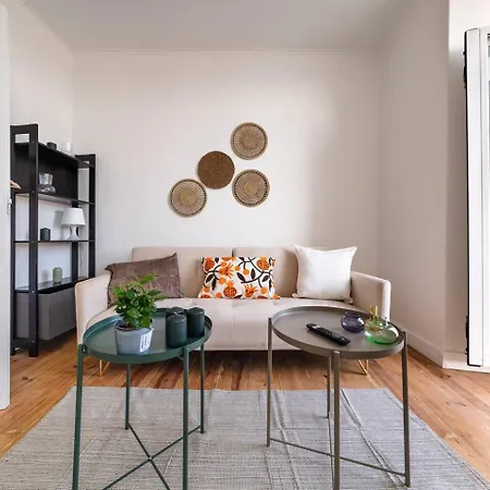 Riverfront Elegance 41Br Spacious Retreat Apartman *