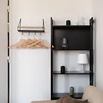 Riverfront Elegance 41br Spacious Retreat Apartamento
