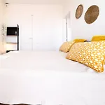 Apartment Riverfront Elegance 41br Spacious Retreat *