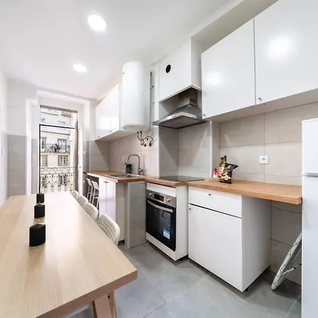 Riverfront Elegance 41br Spacious Retreat *