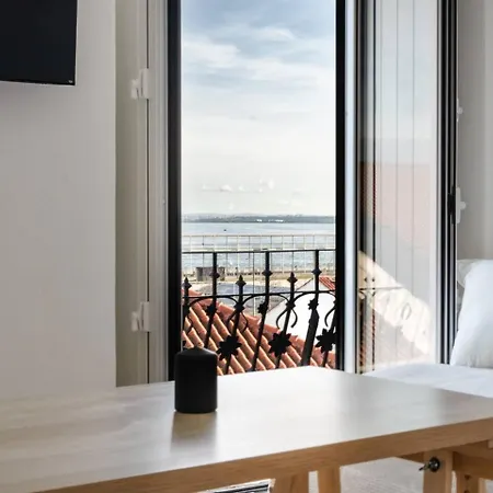 Riverfront Elegance 41Br Spacious Retreat * Lissabon
