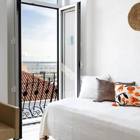 Apartament Riverfront Elegance 41br Spacious Retreat Lizbona