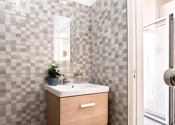 Riverfront Elegance 41br Spacious Retreat شقة *