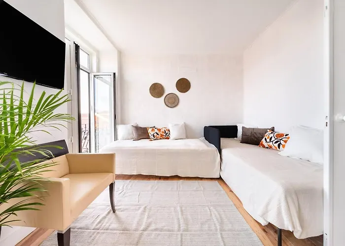 شقة Riverfront Elegance 41br Spacious Retreat