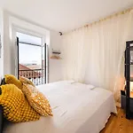 Appartamento Riverfront Elegance 41br Spacious Retreat Lisbona
